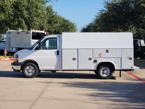 New 2025 Chevrolet Express 3500 w/ Power Convenience Package image 11