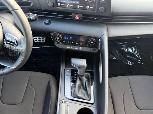 Certified 2025 Hyundai Elantra Sport image 22