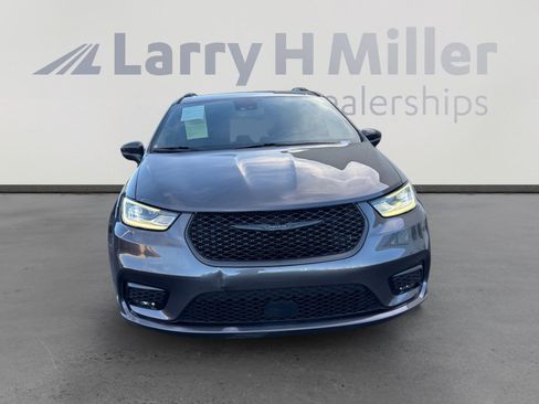 Used 2021 Chrysler Pacifica Touring w/ S Appearance Package image 8