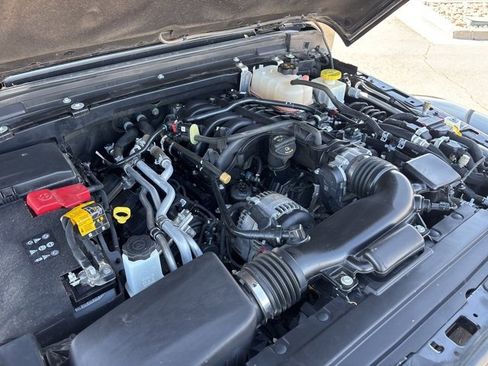 Used 2022 Jeep Gladiator Overland image 25