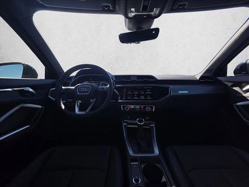 New 2025 Audi Q3 2.0T Premium image 19