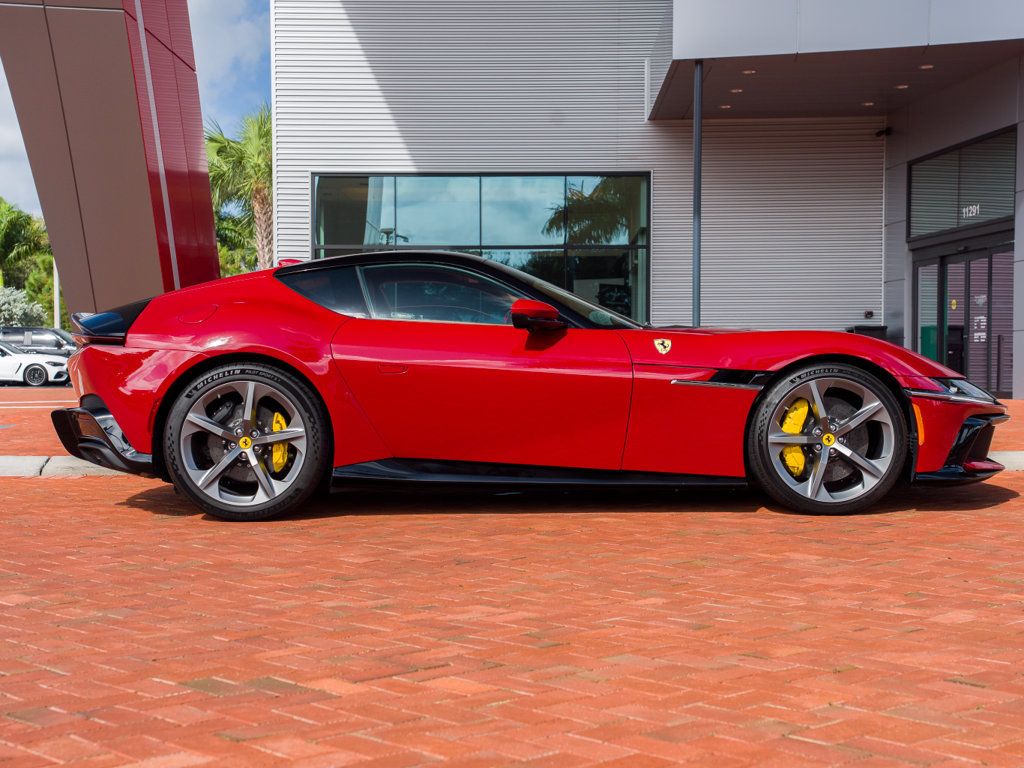 Certified 2025 Ferrari 12Cilindri RWD image 6