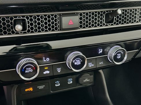 Used 2025 Honda Civic Sport image 23