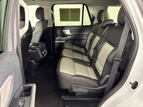 Certified 2025 Ford Expedition Active image 35