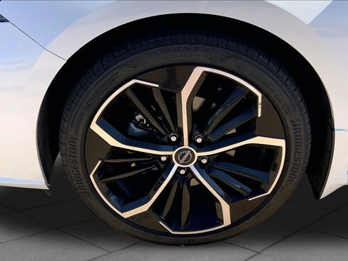 Used 2024 Nissan Altima 2.5 SR w/ SR Premium Package FWD image 10