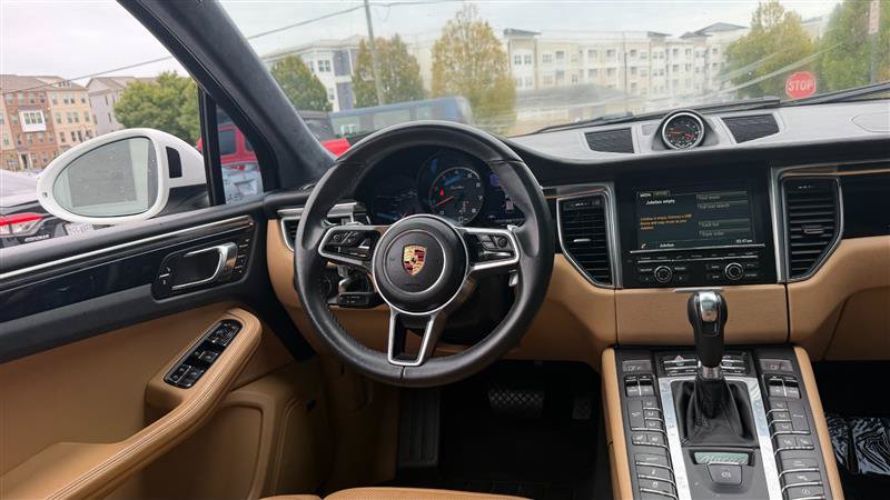 Used 2016 Porsche Macan Turbo AWD/4WD image 23