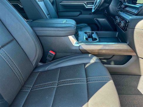 Certified 2025 Chevrolet Silverado 2500 High Country w/ Technology Package image 26