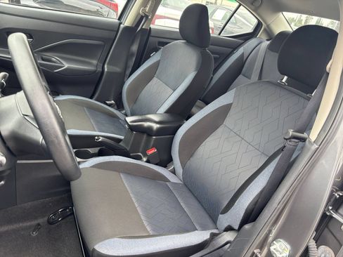 Used 2025 Nissan Versa SV FWD image 36