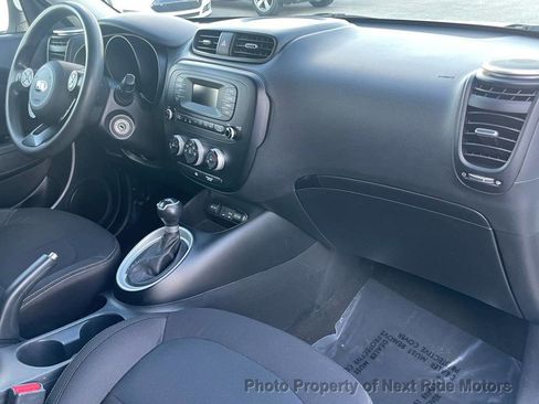 Used 2016 Kia Soul FWD image 21