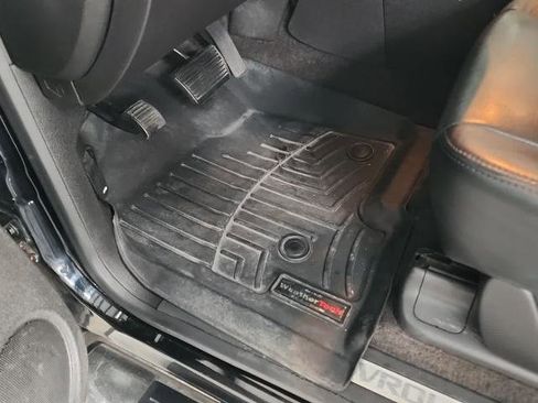 Used 2013 Chevrolet Avalanche LTZ RWD image 26