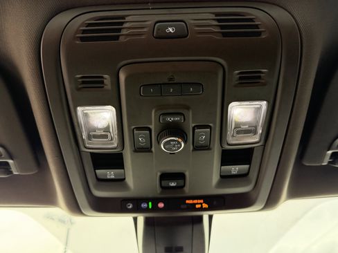 Used 2021 GMC Yukon Denali w/ Denali Premium Package RWD image 25