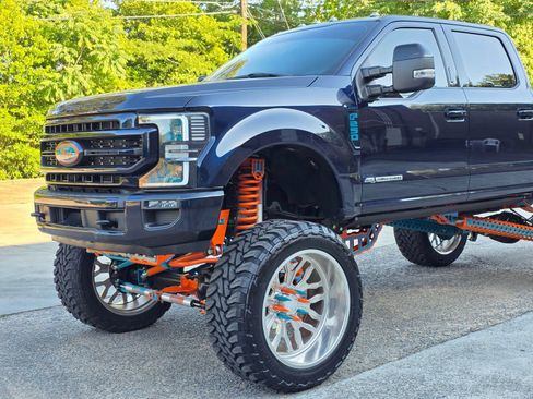 Used 2022 Ford F250 Lariat w/ Black Appearance Package AWD/4WD image 2