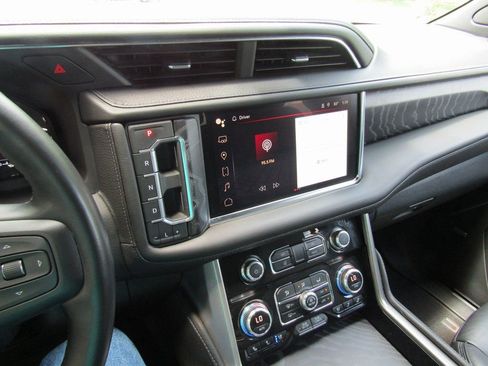 Used 2023 GMC Yukon XL Denali image 33