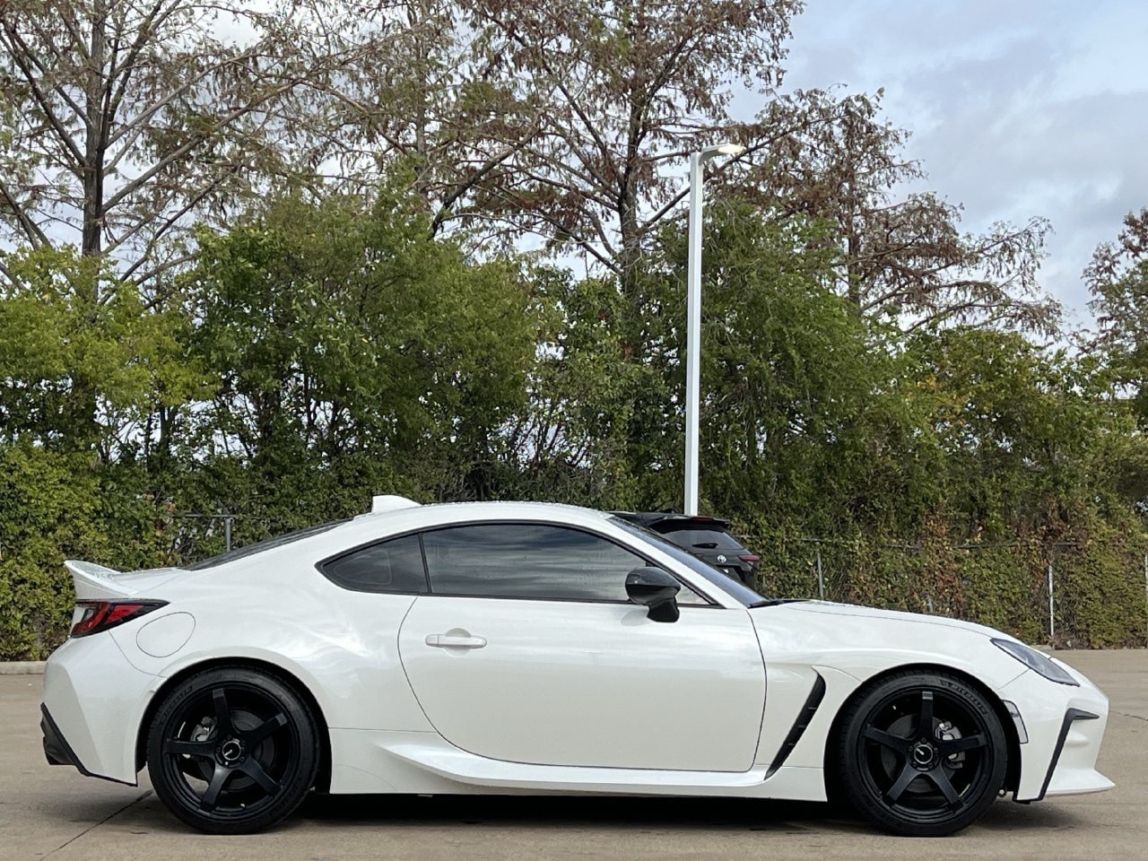 Used 2024 Toyota GR86 Premium RWD image 3