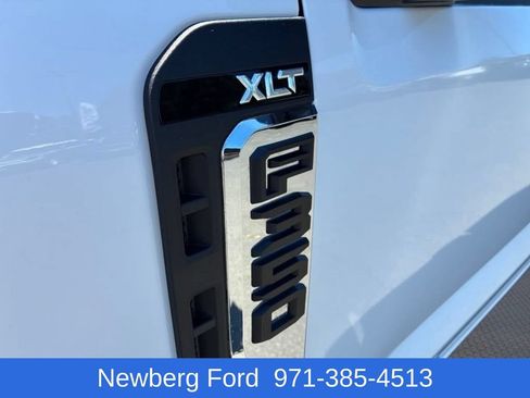 Used 2023 Ford F350 XLT w/ FX4 Off-Road Package AWD/4WD image 11