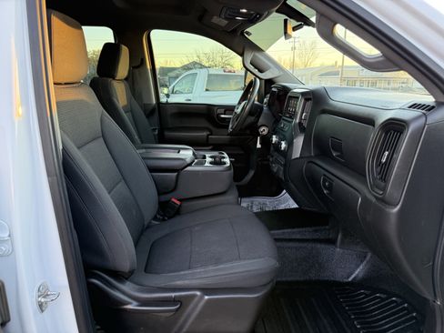 Used 2022 GMC Sierra 3500 Pro w/ Fleet Convenience Package image 9