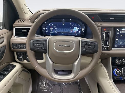 Used 2023 GMC Yukon Denali AWD/4WD image 12