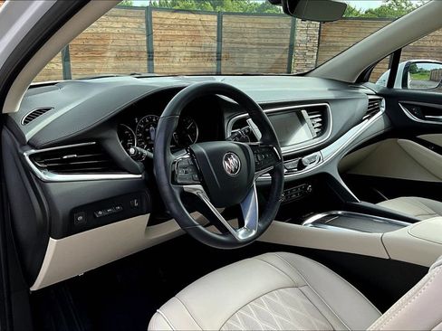 Used 2024 Buick Enclave Avenir w/ Avenir Technology Package AWD/4WD image 13