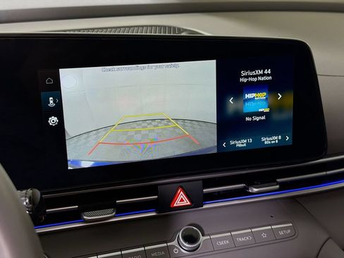 Used 2025 Hyundai Elantra SEL FWD image 19