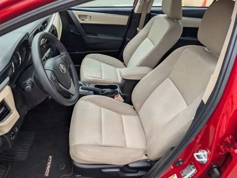 Used 2016 Toyota Corolla LE FWD image 2