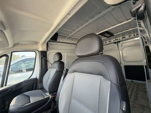 Used 2025 RAM ProMaster 2500 w/ Convenience Group FWD image 5