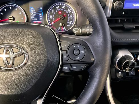 Used 2022 Toyota RAV4 XLE w/ Convenience Package AWD/4WD image 25