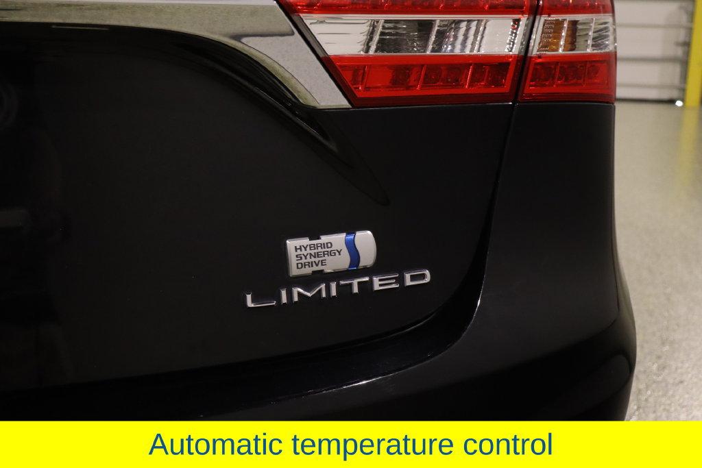 Used 2013 Toyota Avalon Limited FWD image 16