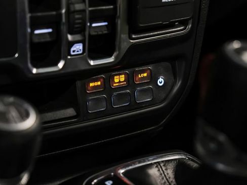 Used 2024 Jeep Wrangler Unlimited Sport image 60