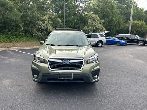 Used 2019 Subaru Forester Premium w/ All-Weather Package AWD/4WD image 10