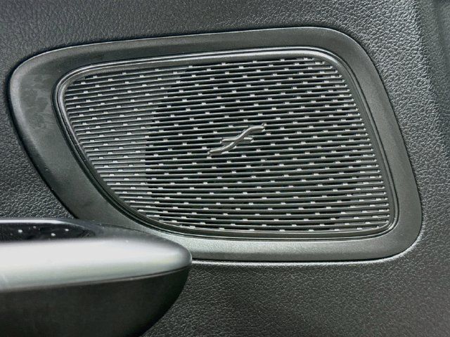 Used 2025 Mercedes-Benz C 300 Sedan image 18