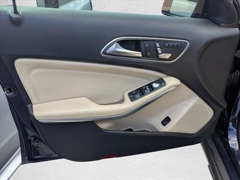 Used 2019 Mercedes-Benz GLA 250 image 12
