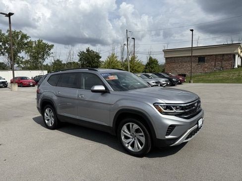 Certified 2022 Volkswagen Atlas SE image 3