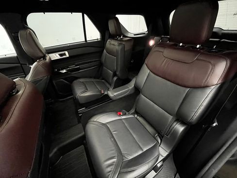 Used 2023 Ford Explorer Platinum w/ Technology Package image 42