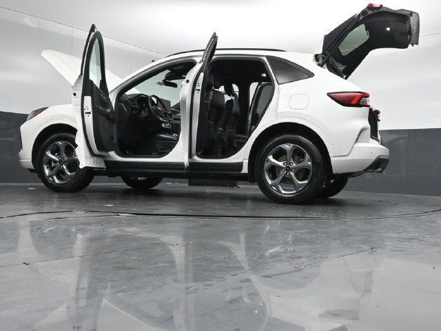 Certified 2024 Ford Escape ST-Line w/ Tech Pack #1 AWD/4WD image 57