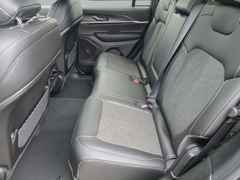 New 2026 Jeep Grand Cherokee Altitude AWD/4WD image 8