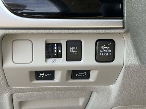 Used 2017 Subaru Forester 2.5i Limited w/ Popular Package #1 AWD/4WD image 25