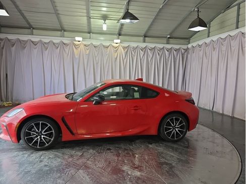 Used 2026 Toyota GR86 w/ ALL Weather Mat Package (TMS) image 4