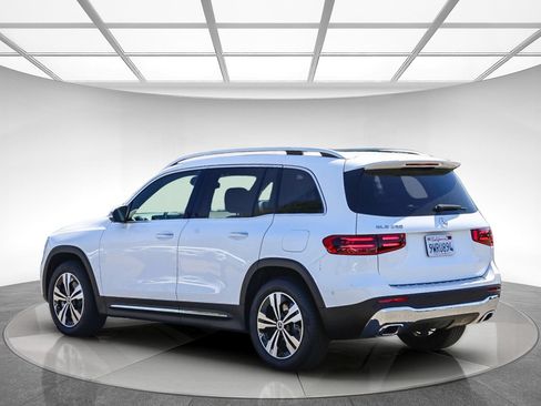Used 2026 Mercedes-Benz GLB 250 image 2