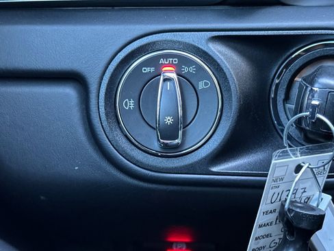 Used 2019 Porsche 911 Carrera GTS image 33