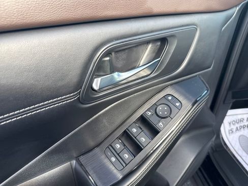 Used 2023 Nissan Rogue SV w/ SV Premium B Package image 20