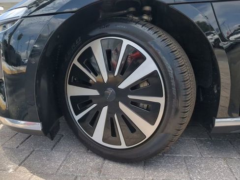 Used 2024 Lucid Air Pure RWD image 33