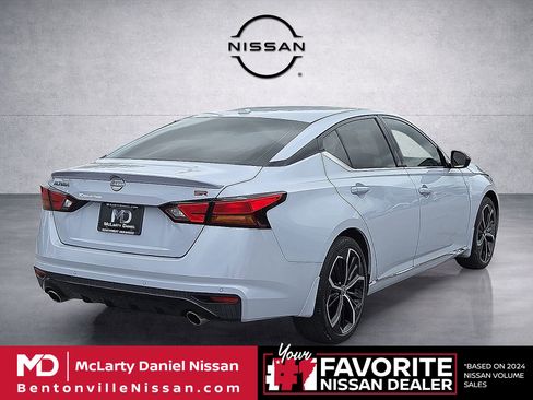 Used 2024 Nissan Altima 2.5 SR w/ SR Premium Package FWD image 5
