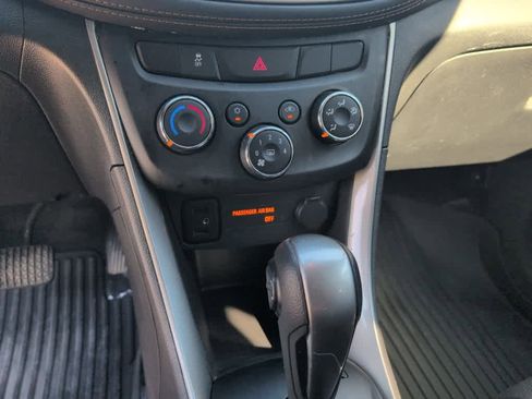Used 2022 Chevrolet Trax LT w/ Driver Confidence Package AWD/4WD image 13