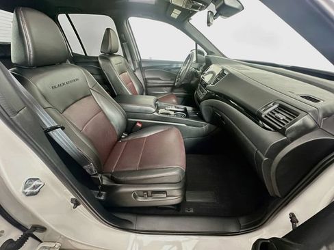 Used 2025 Honda Ridgeline Black Edition image 8