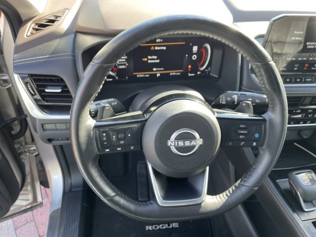 Used 2022 Nissan Rogue Platinum w/ Head-Up Display Package AWD/4WD image 11