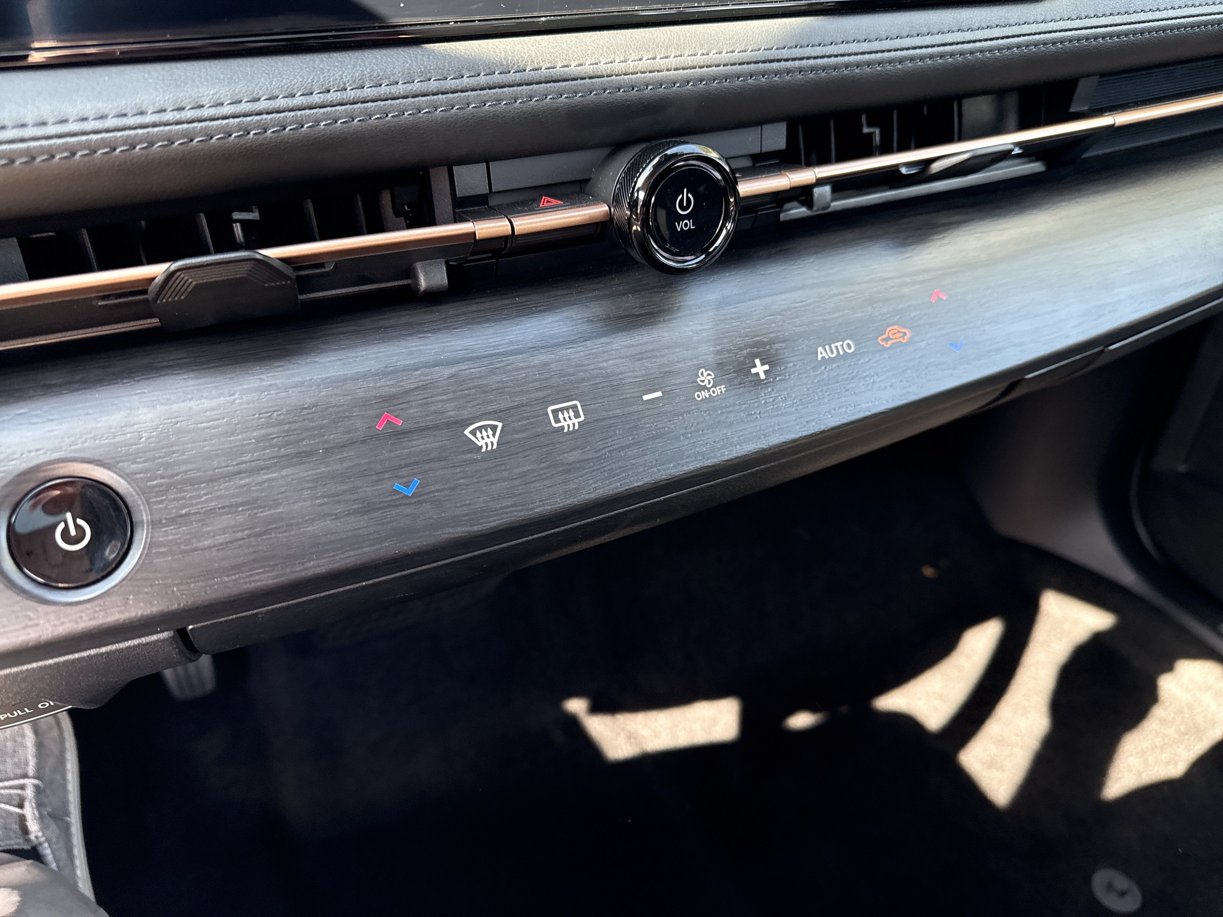 Certified 2024 Nissan Ariya AWD image 18