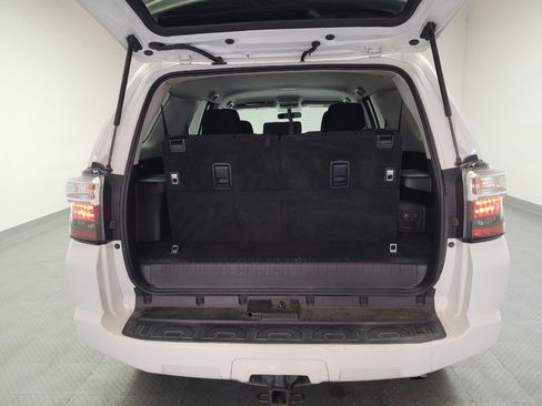 Used 2018 Toyota 4Runner SR5 RWD image 29