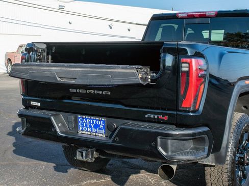 Used 2024 GMC Sierra 2500 AT4 w/ AT4 Preferred Package AWD/4WD image 6