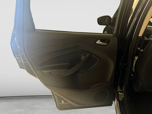 Used 2017 Ford Escape SE FWD image 19
