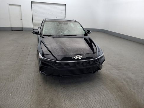 Used 2025 Hyundai Elantra SE FWD image 14